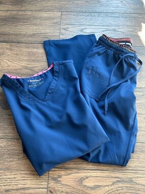HeartSoul Women’s Navy Scrub Set with Pink Trim